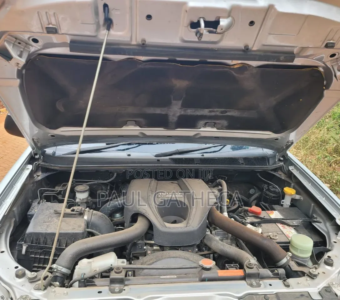 Isuzu D-MAX 2023 Silver
