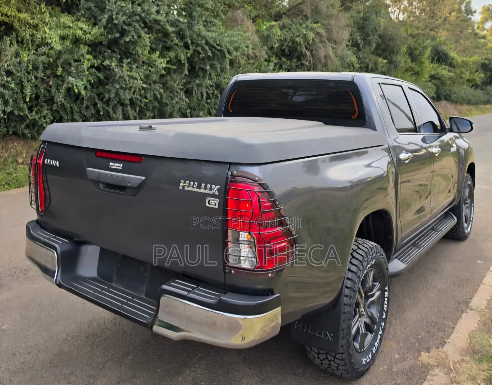 Toyota Hilux 2023 Gray