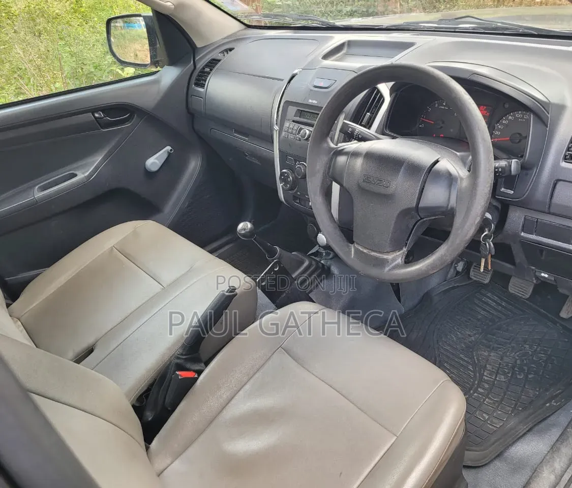 Isuzu D-MAX 2015 Gray