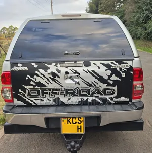 Toyota Hilux 2012 Gray