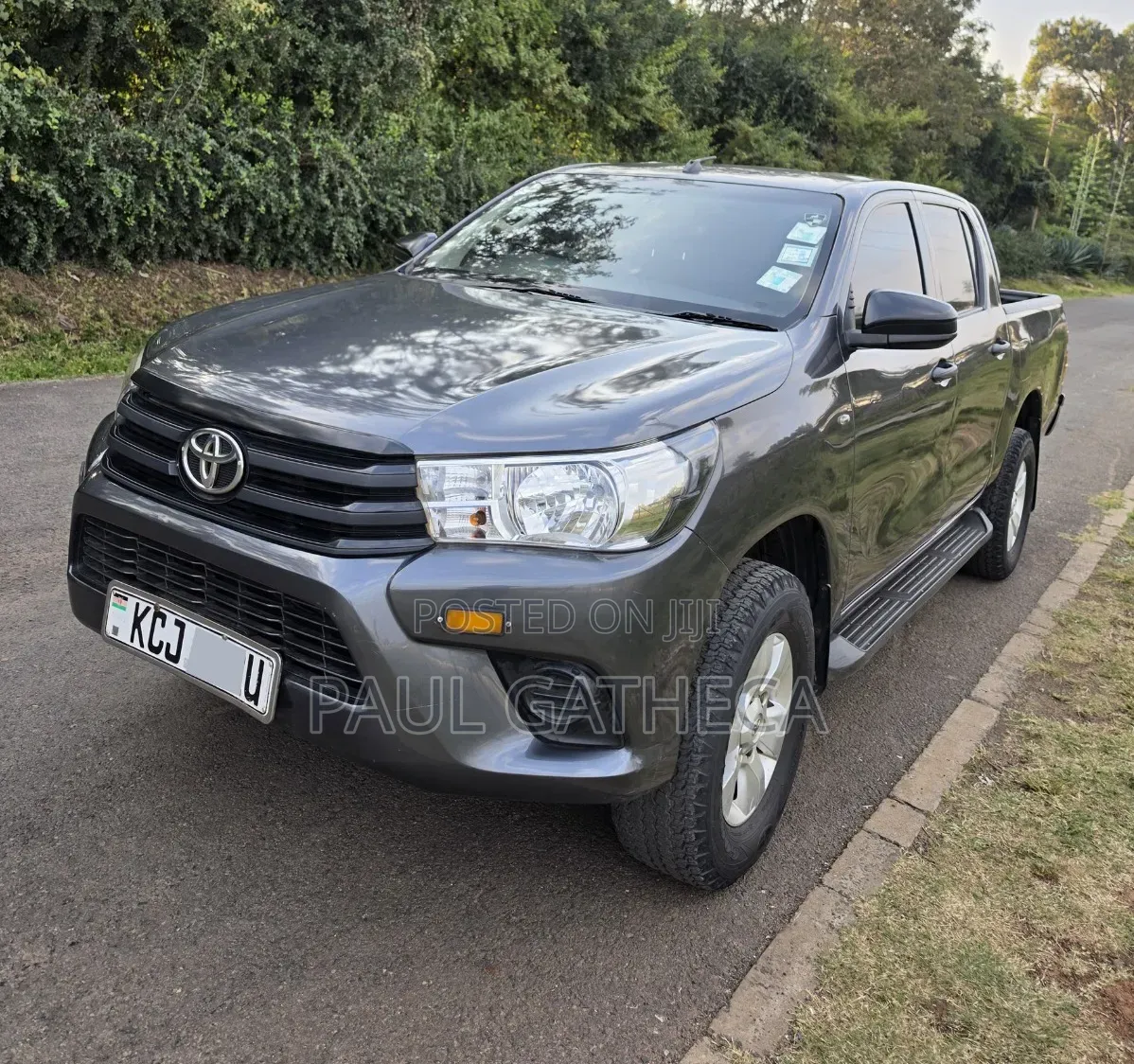 Toyota Hilux 2016 Gray
