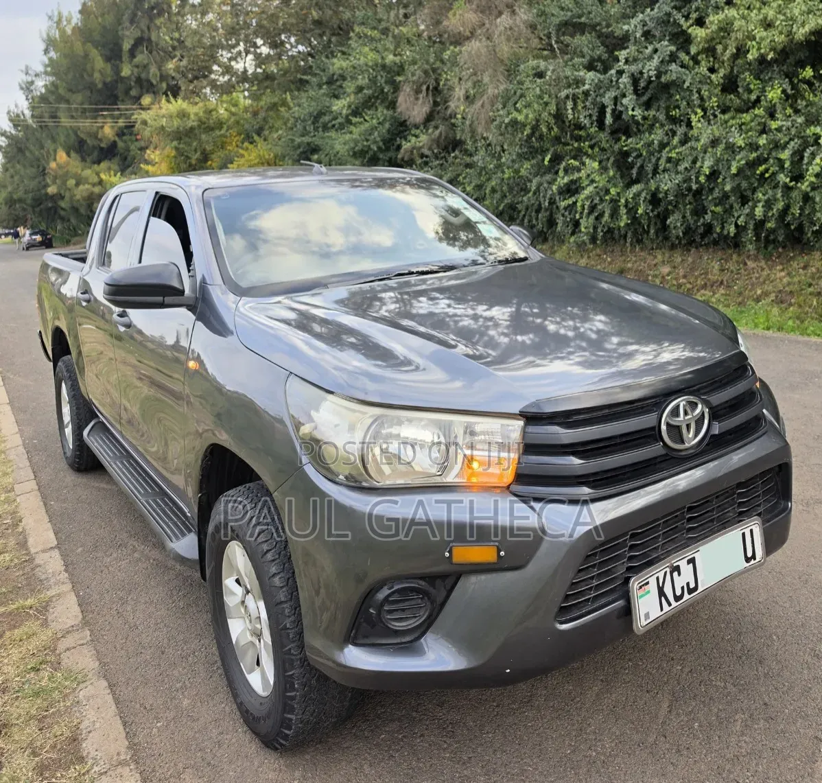 Toyota Hilux 2016 Gray