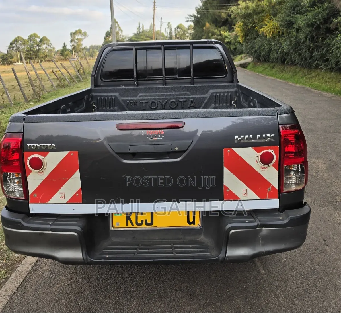 Toyota Hilux 2016 Gray