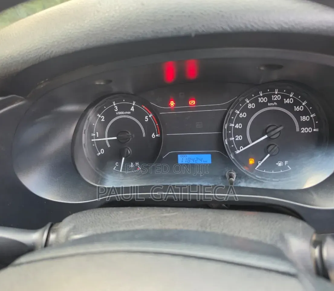 Toyota Hilux 2016 Gray