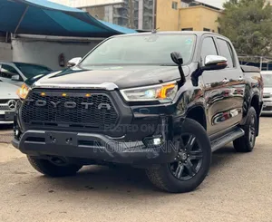 Toyota Hilux 2021 Black