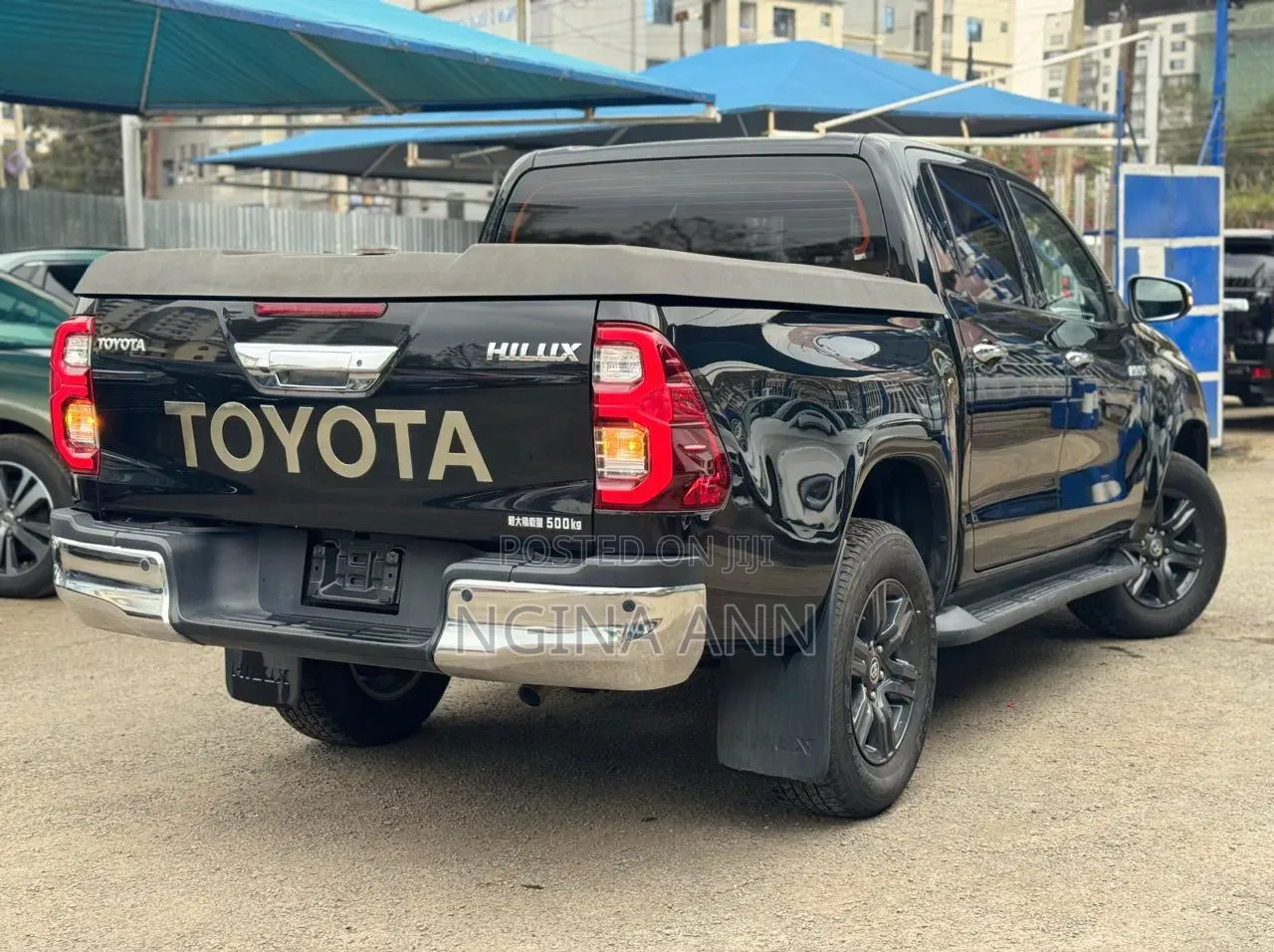 Toyota Hilux 2021 Black