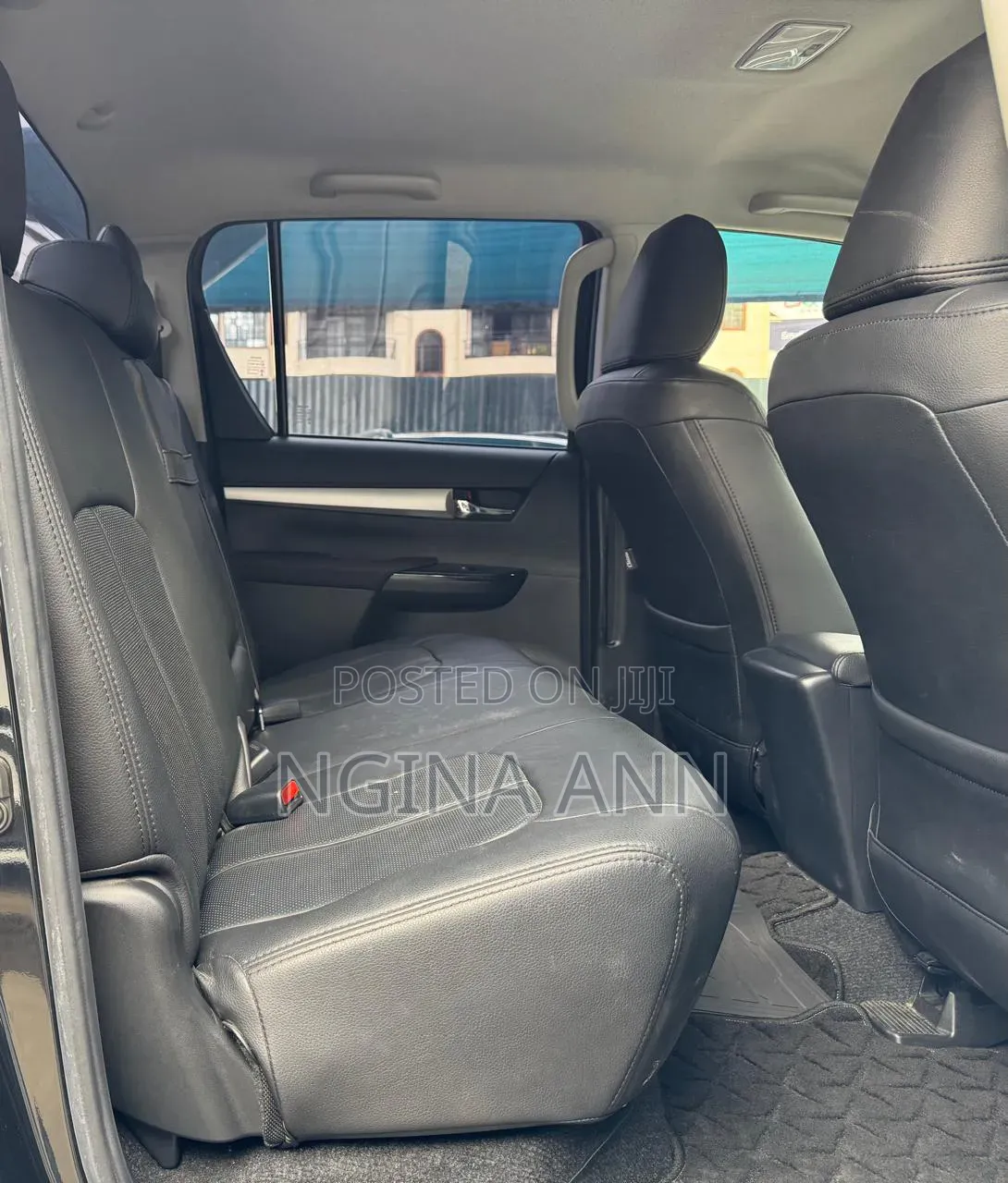 Toyota Hilux 2021 Black