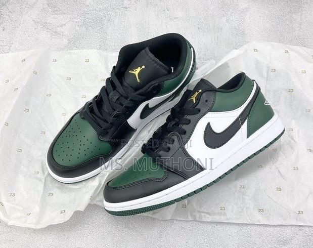 The Air Jordan 1 Low "Green Toe": Size 37-45