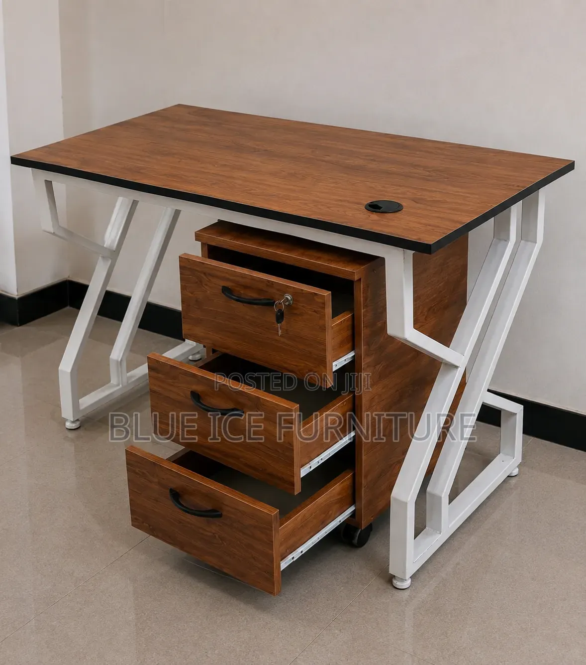 Modern Office Desk With 3 Lockable Drawers Cable Management