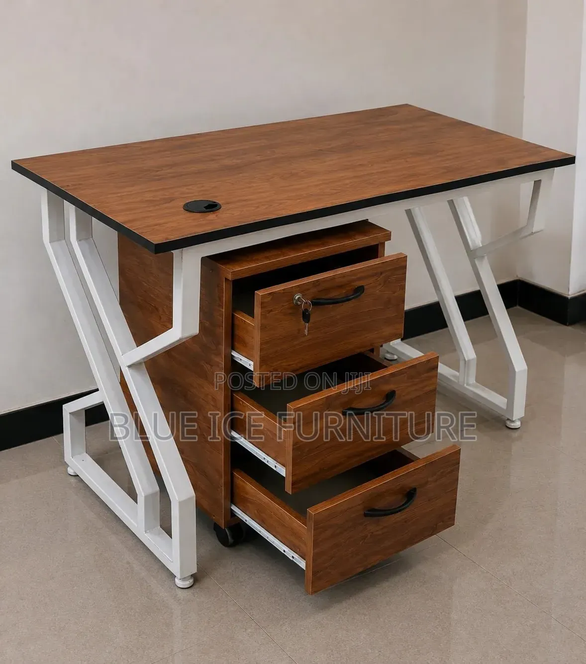 Modern Office Desk With 3 Lockable Drawers Cable Management