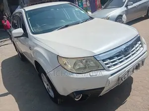 Subaru Forester 2012 Pearl