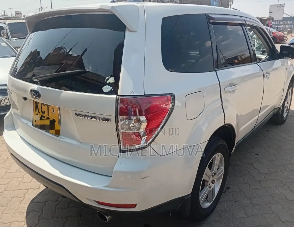 Subaru Forester 2012 Pearl