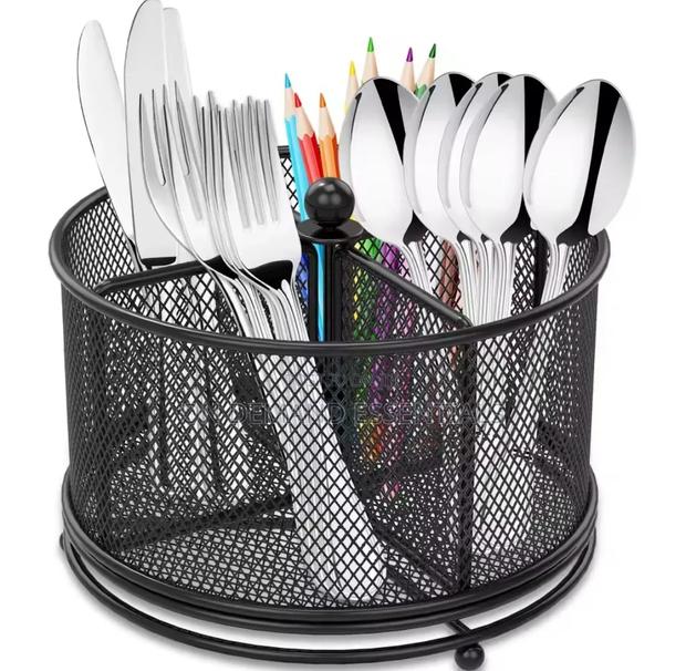 Mesh Partitioned Rotating Cutlery Holder