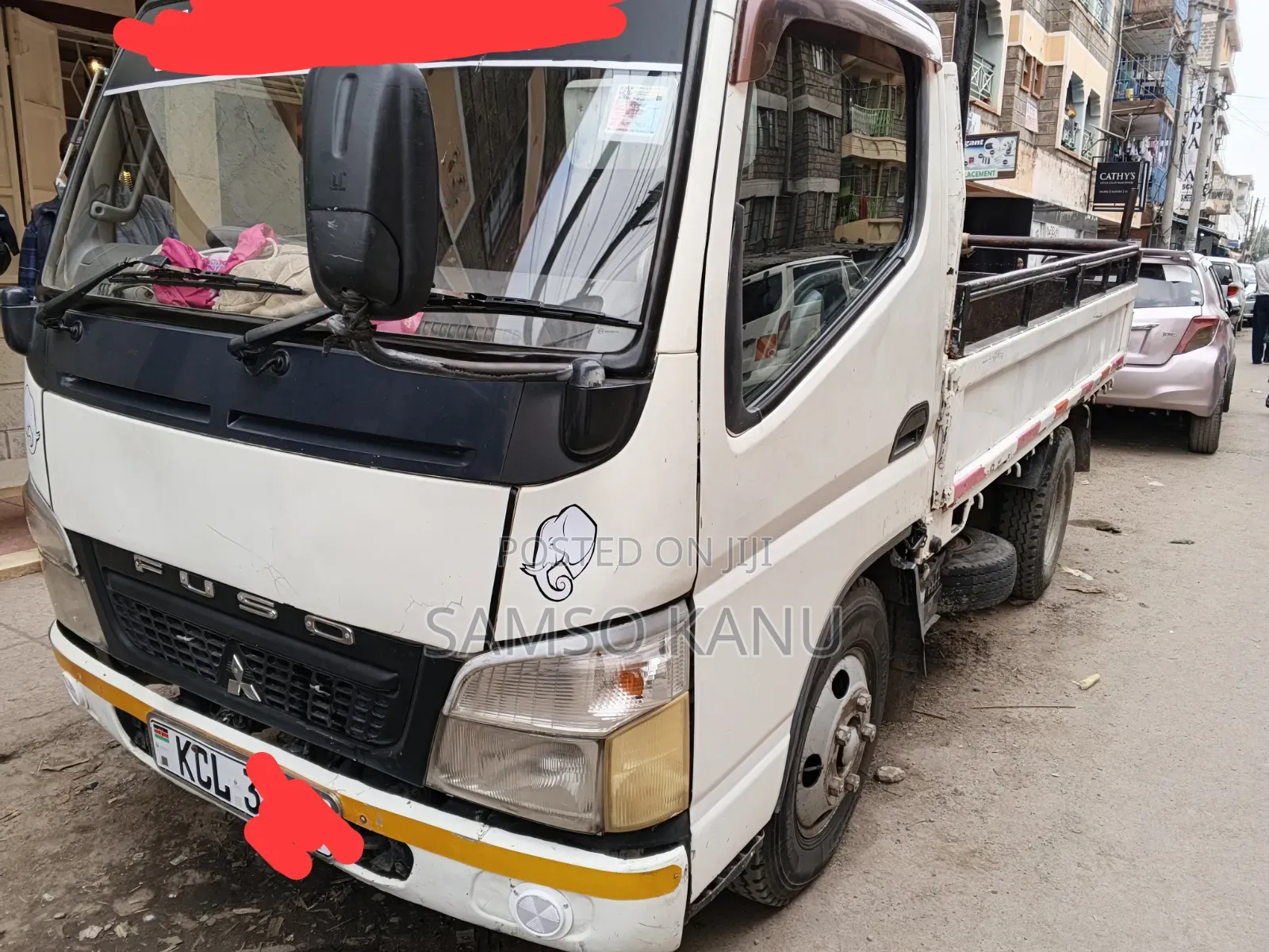 Mitsubishi Fuso 2010 White