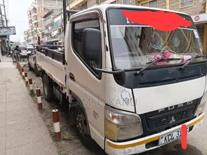 Mitsubishi Fuso 2010 White