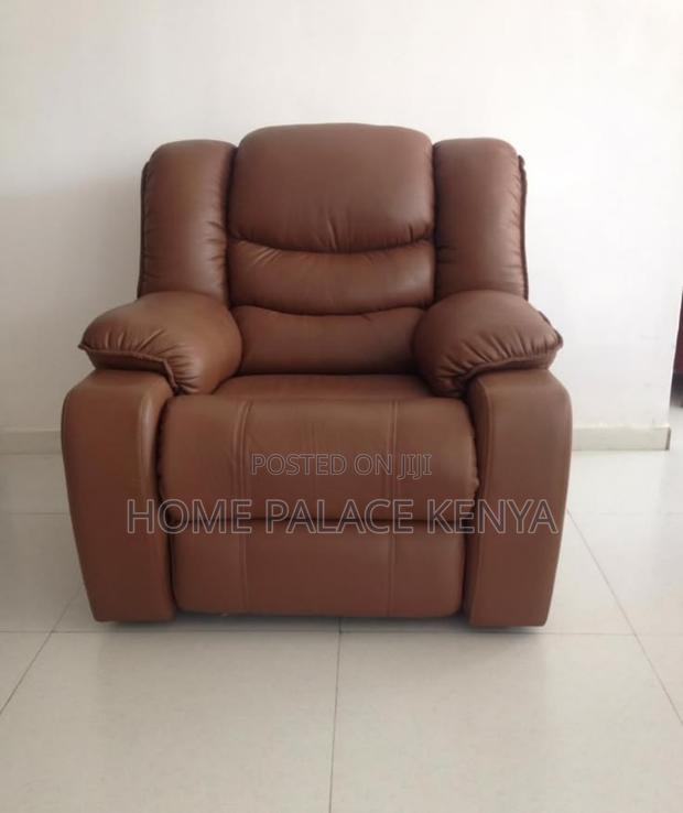 Home Sofa; Modern Single Recliner Couch for Relaxation and Comfort