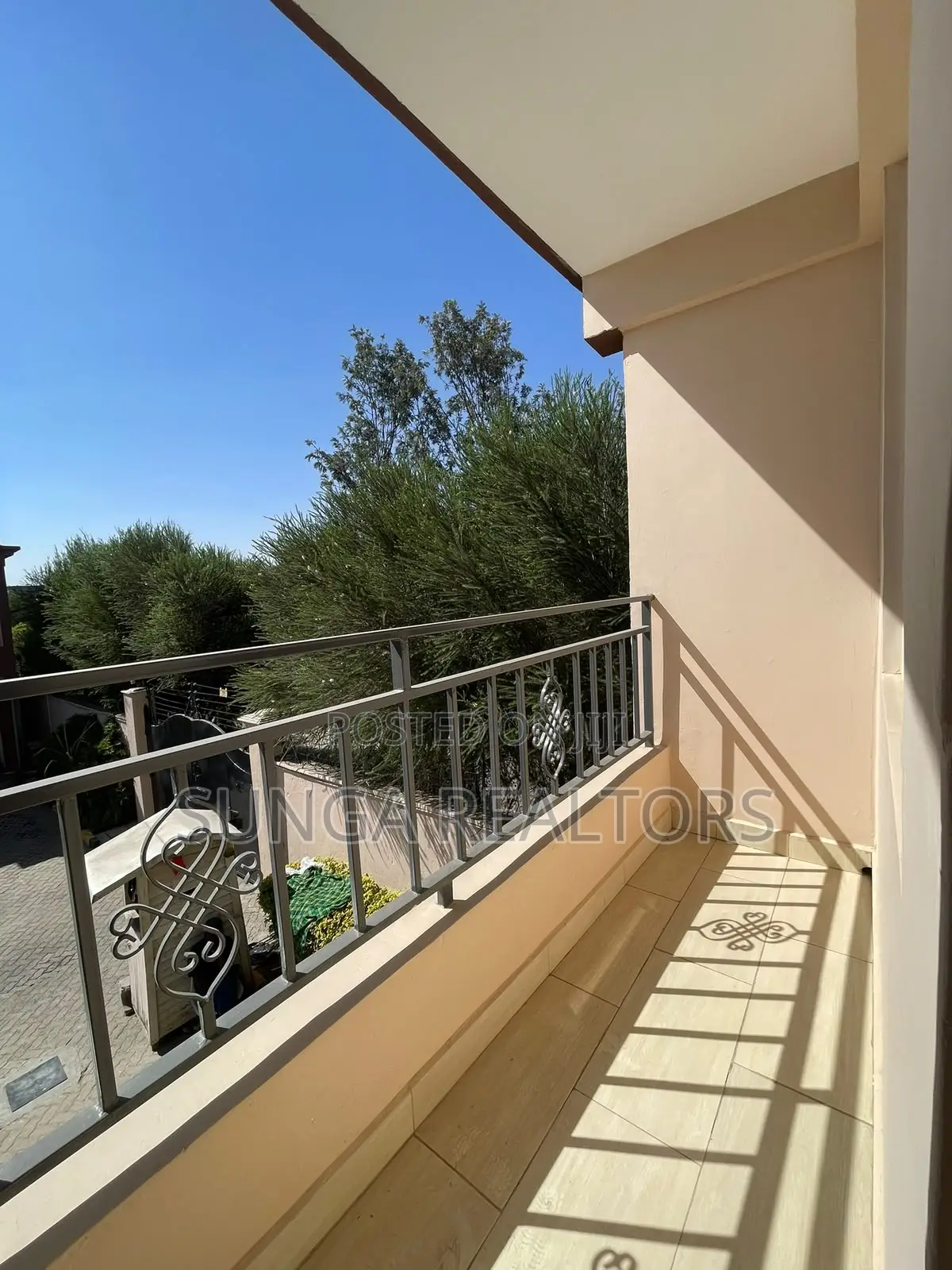 4bdrm House in Mwananchi Rd., Viraj Area for rent