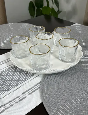 Irregular Shape Short Whiskey Glasses With Gold Rim