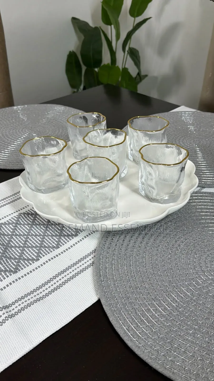Irregular Shape Short Whiskey Glasses With Gold Rim