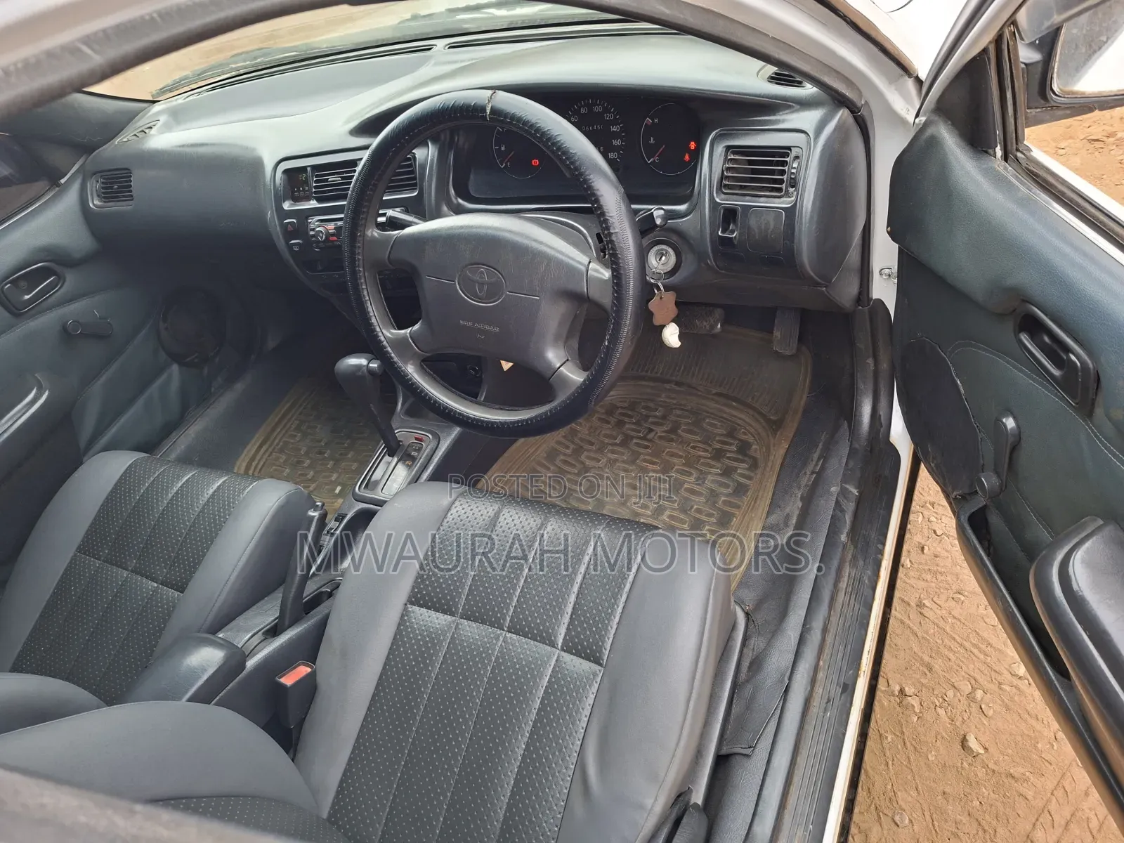 Toyota Corolla 2001 White