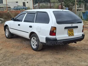 Toyota Corolla 2001 White