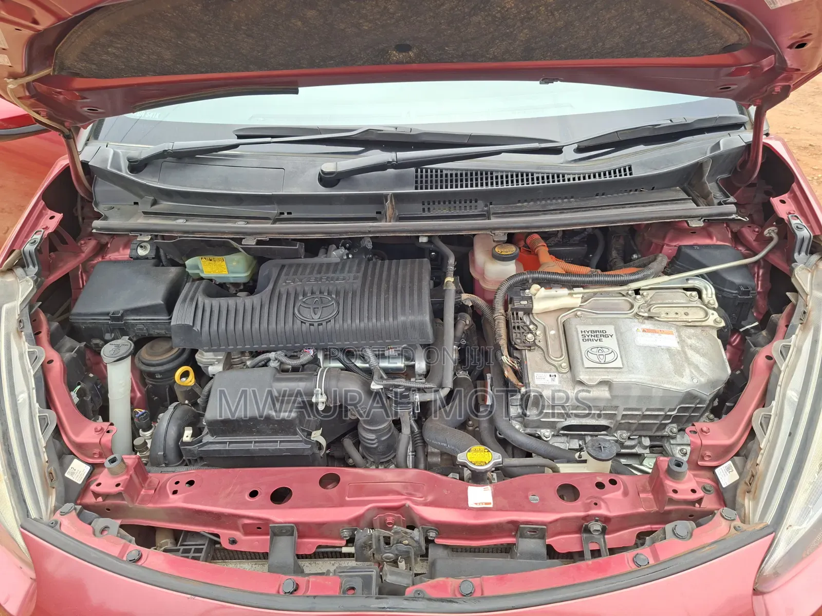Toyota Sienta 2015 Red