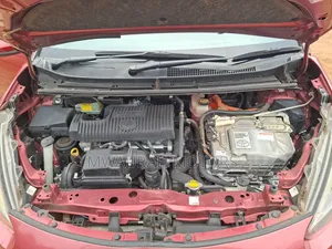 Toyota Sienta 2015 Red