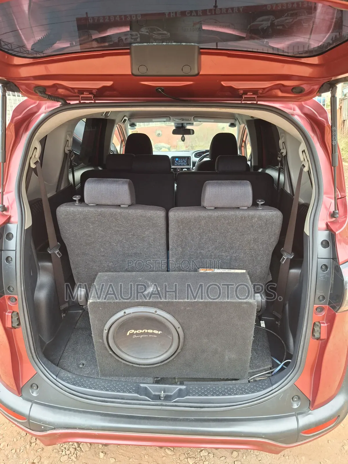 Toyota Sienta 2015 Red