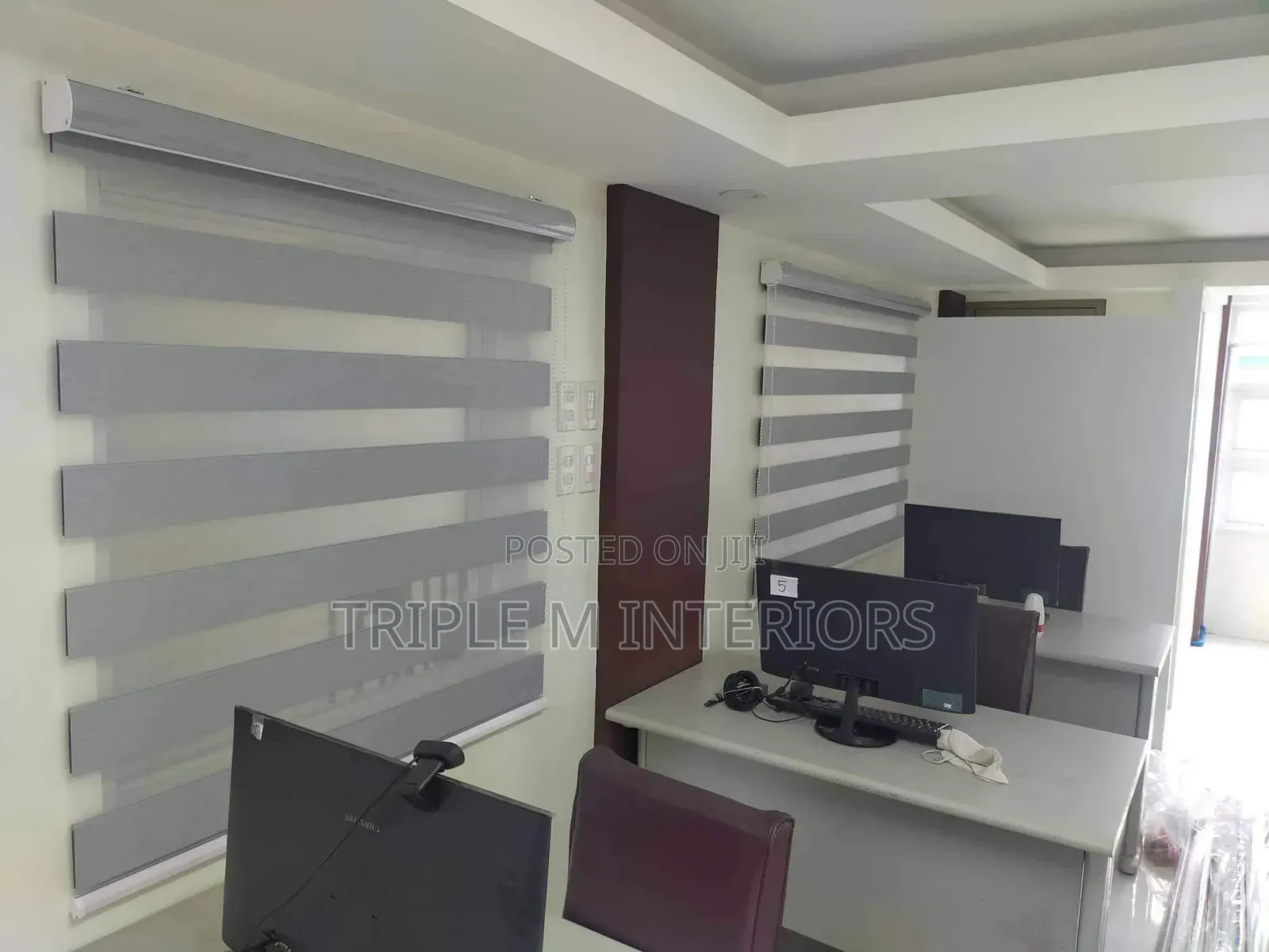 Clean Modern Interior Style Horizontal Office Blinds