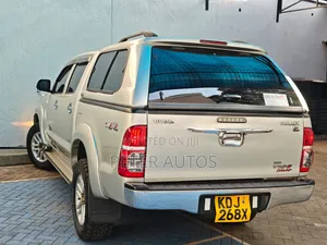 Toyota Hilux 2015 Silver