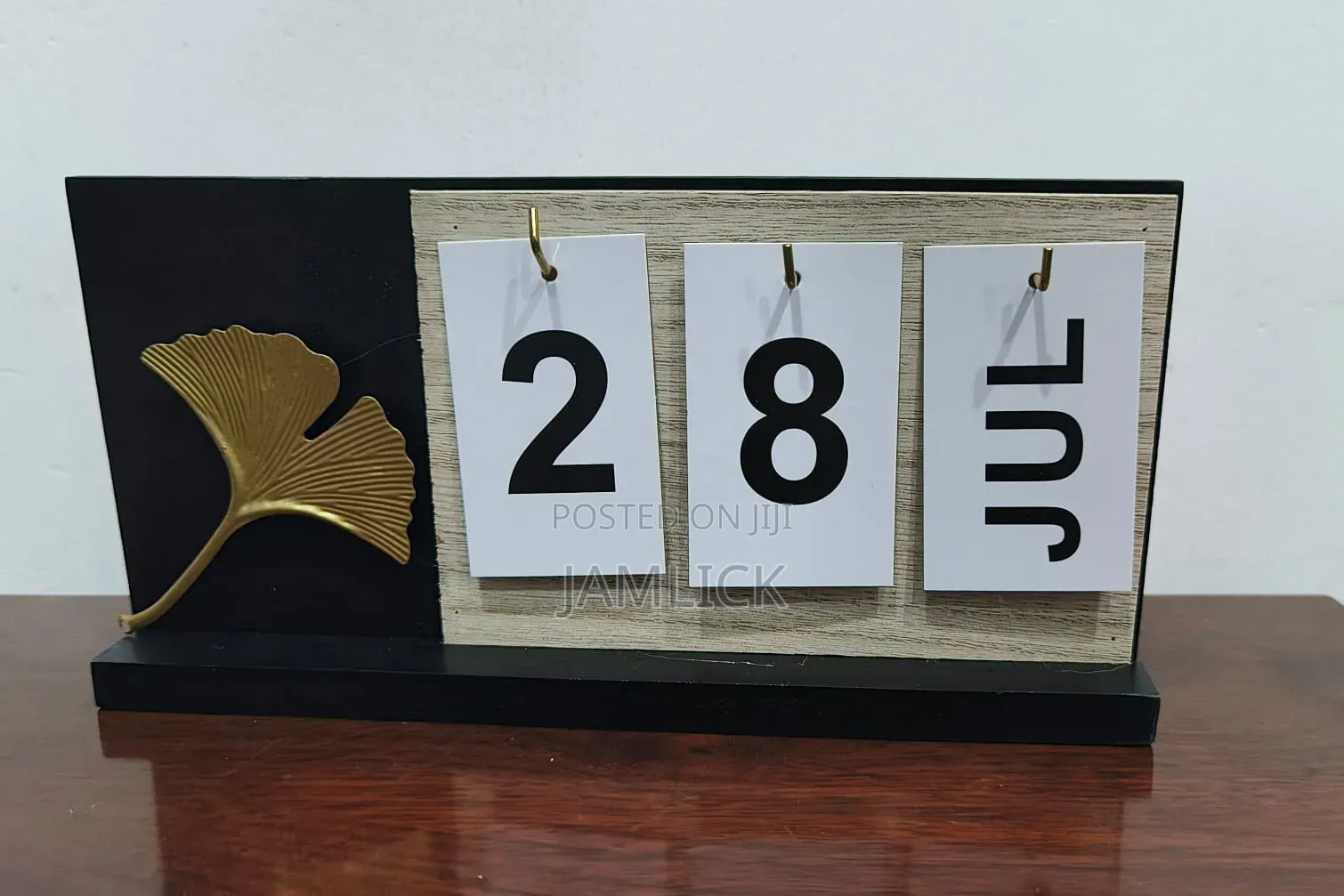 Office Desk Date Display Stand - Pm