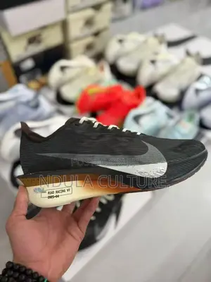 Nike Zoom Vaporfly 4 Trainers/Gym Sneakers