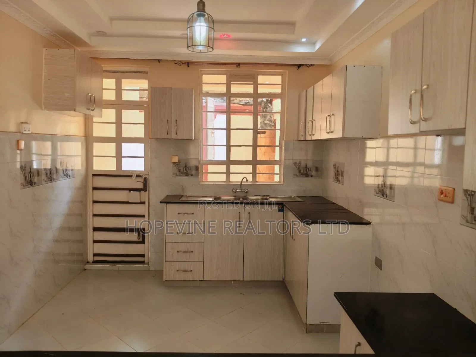 5bdrm Mansion in Membley for rent