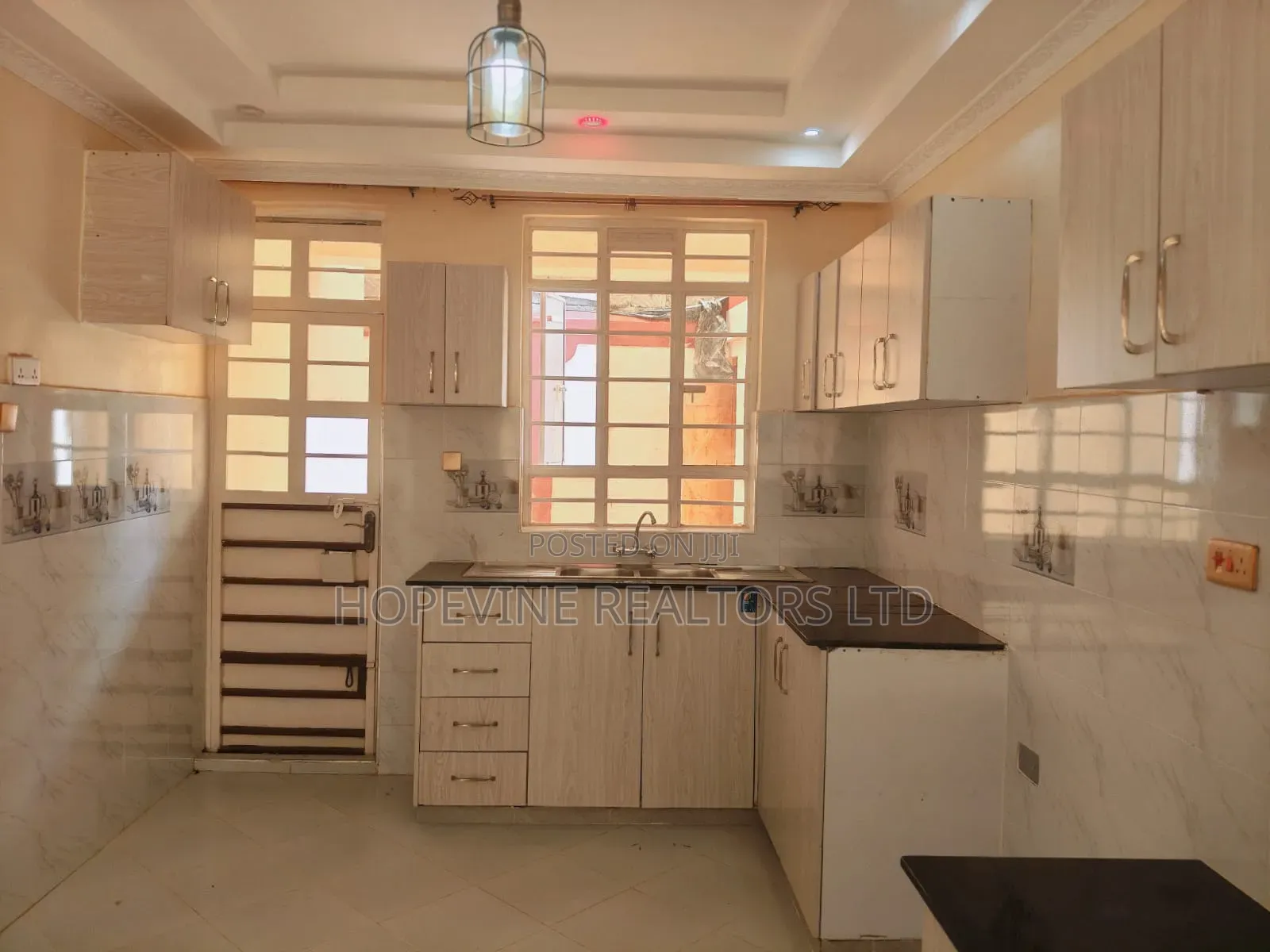 5bdrm Mansion in Membley for rent