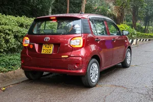 Toyota Passo 2018 Maroon