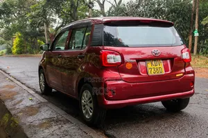 Toyota Passo 2018 Maroon