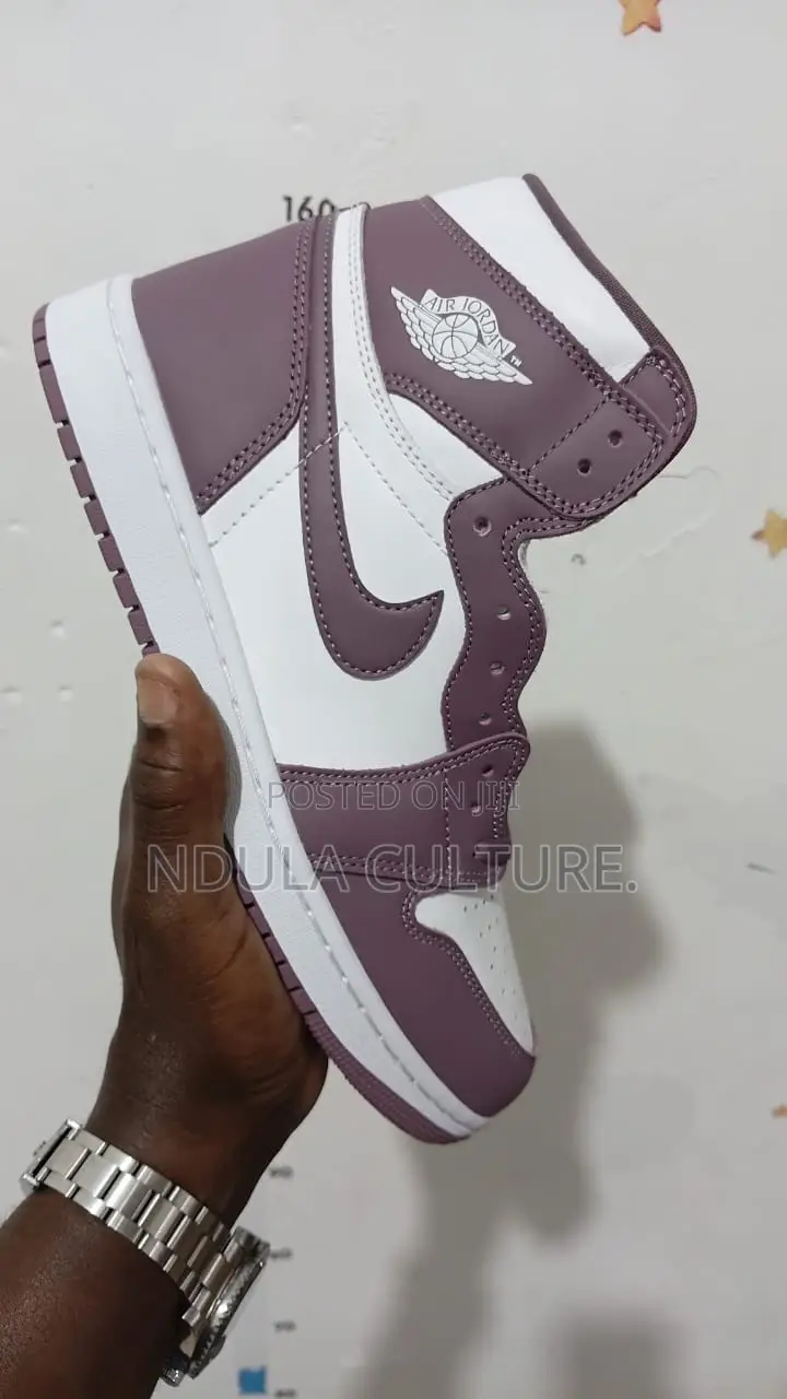 Retro Jordan 1 Shoe Limited ( Colourways)