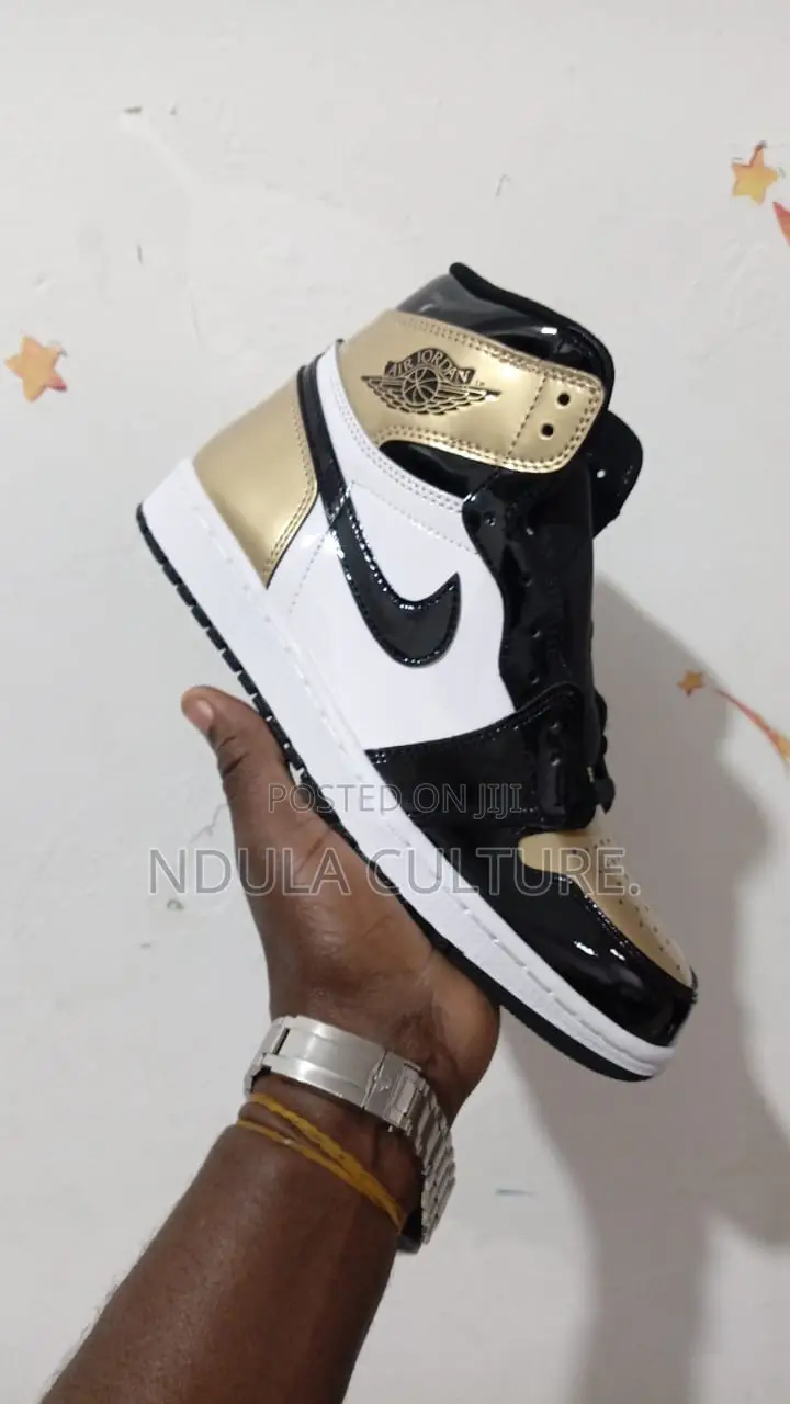 Retro Jordan 1 Shoe Limited ( Colourways)