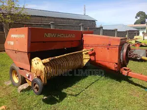 New Holland 376 Baler