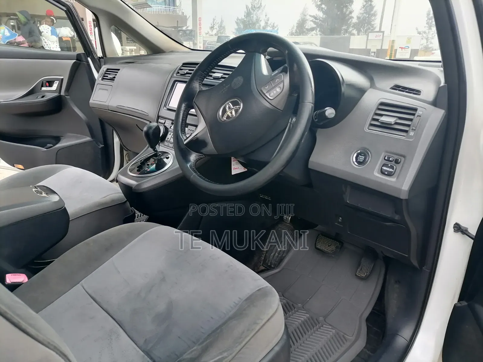 Toyota Mark X Zio 2009 White