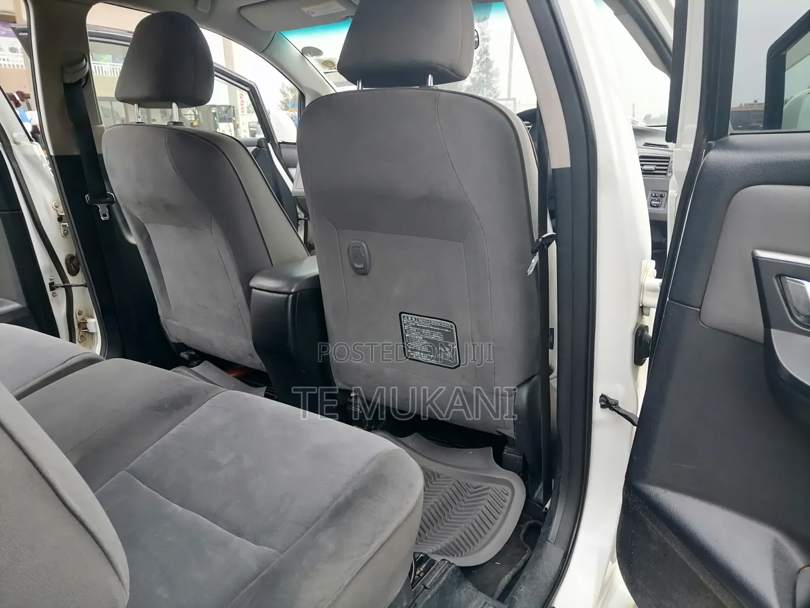 Toyota Mark X Zio 2009 White