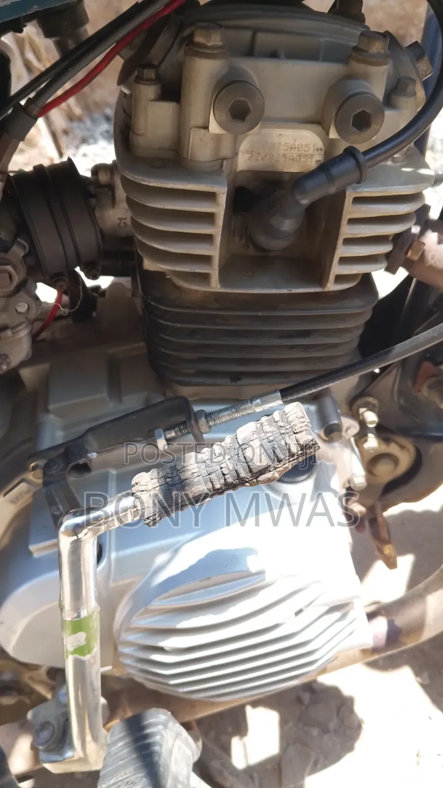 TVS HLX Plus ES 2025 Gold