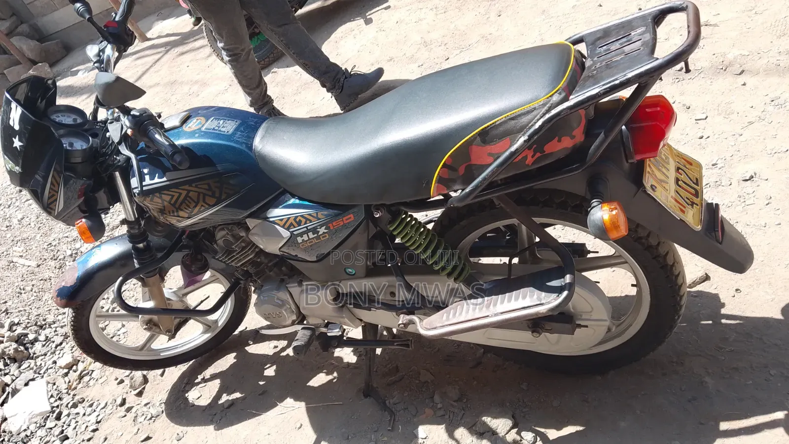 TVS HLX Plus ES 2025 Gold