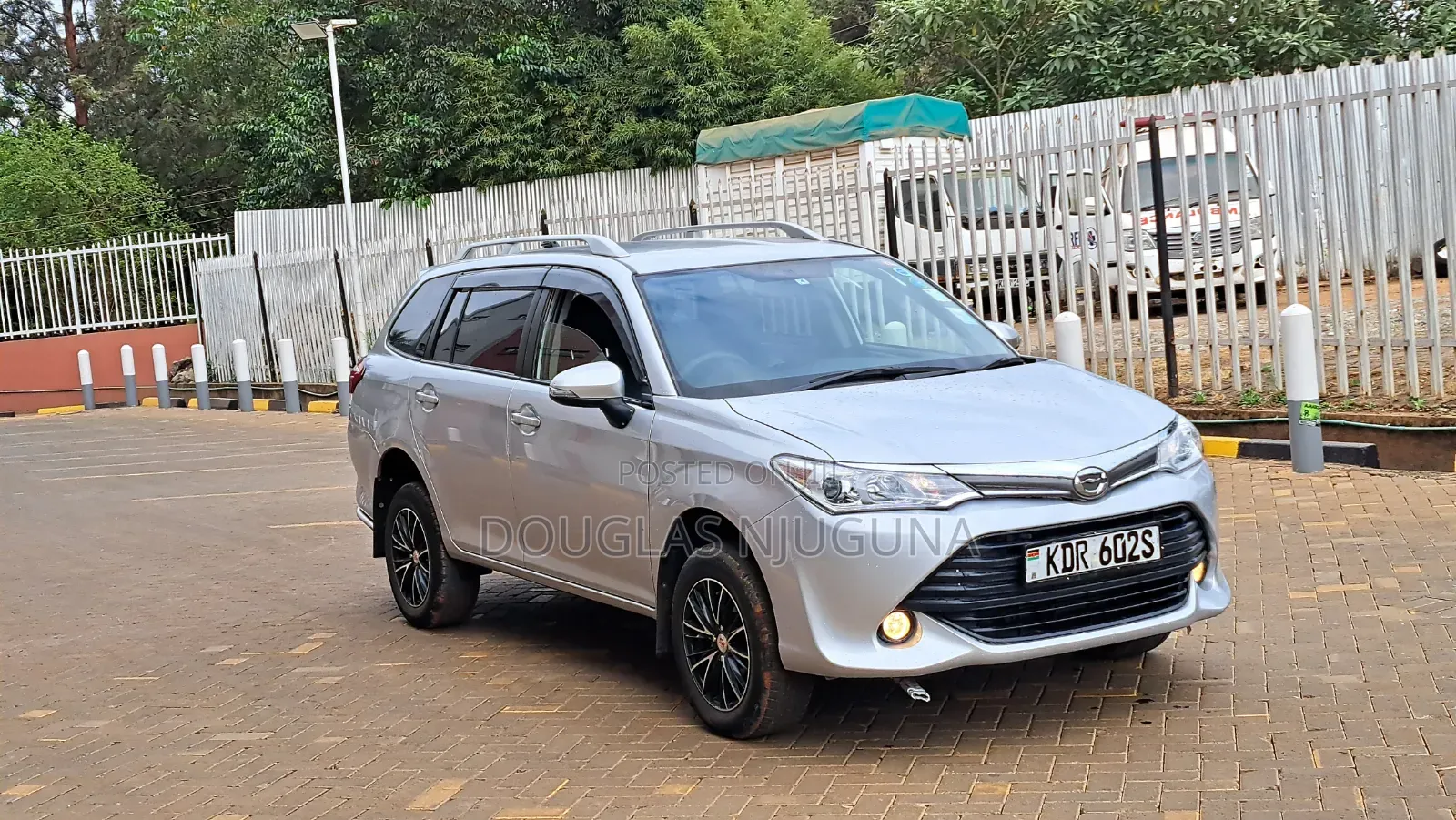Toyota Corolla Fielder 2017 Silver