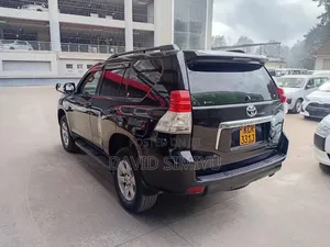 Toyota Land Cruiser Prado 2010 Black