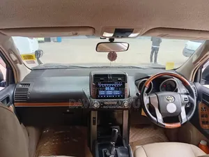 Toyota Land Cruiser Prado 2010 Black
