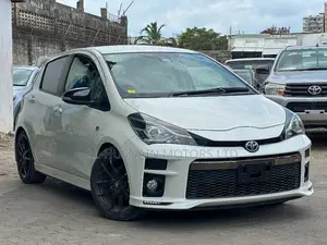 Toyota Vitz 1.5 FWD 5dr 2019 Pearl