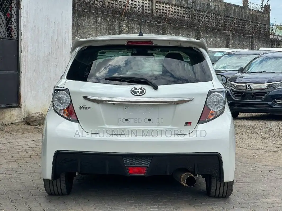 Toyota Vitz 1.5 FWD 5dr 2019 Pearl