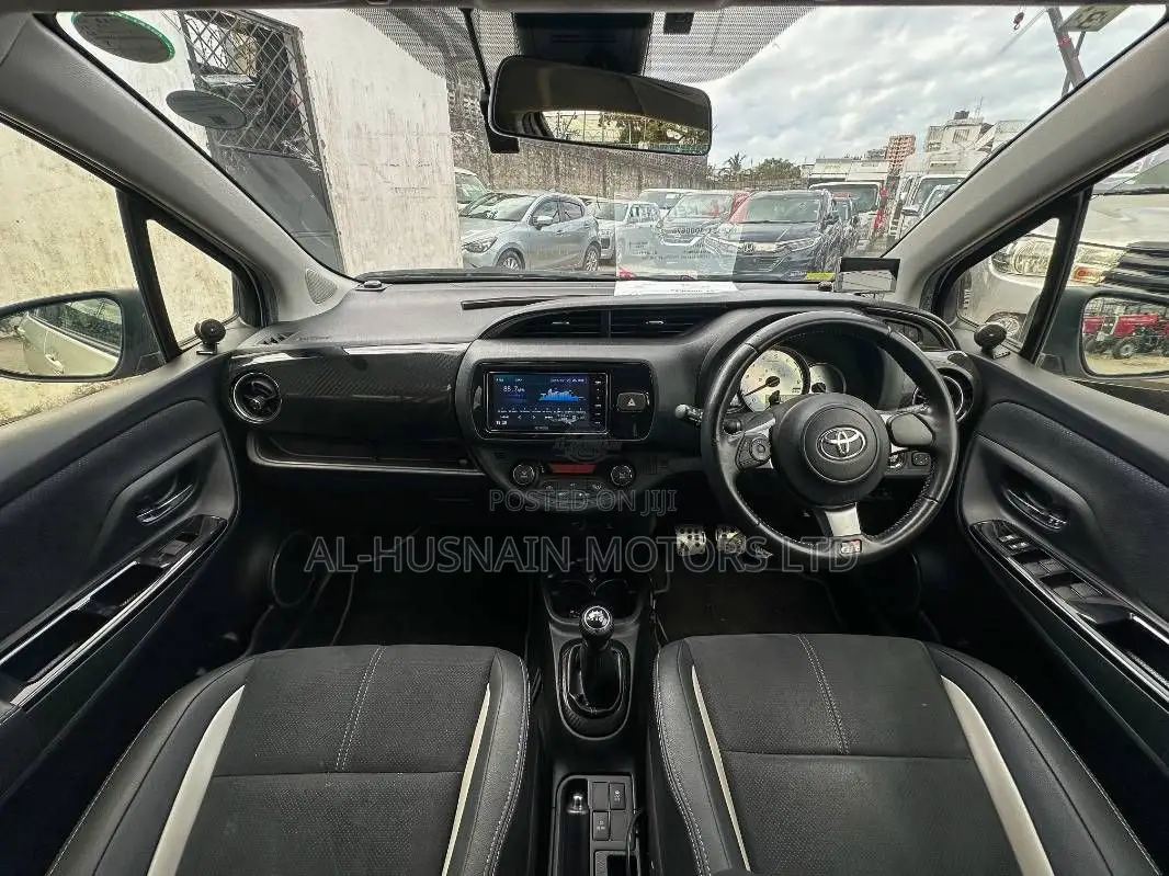 Toyota Vitz 1.5 FWD 5dr 2019 Pearl
