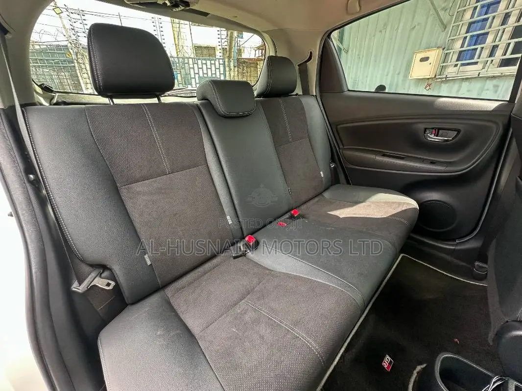 Toyota Vitz 1.5 FWD 5dr 2019 Pearl